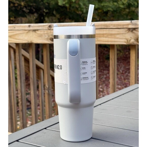 NEW Stanley FlowState Quencher H2.0 Tumbler Water Bottle 30oz Fog Gray w/straw - Picture 4 of 10